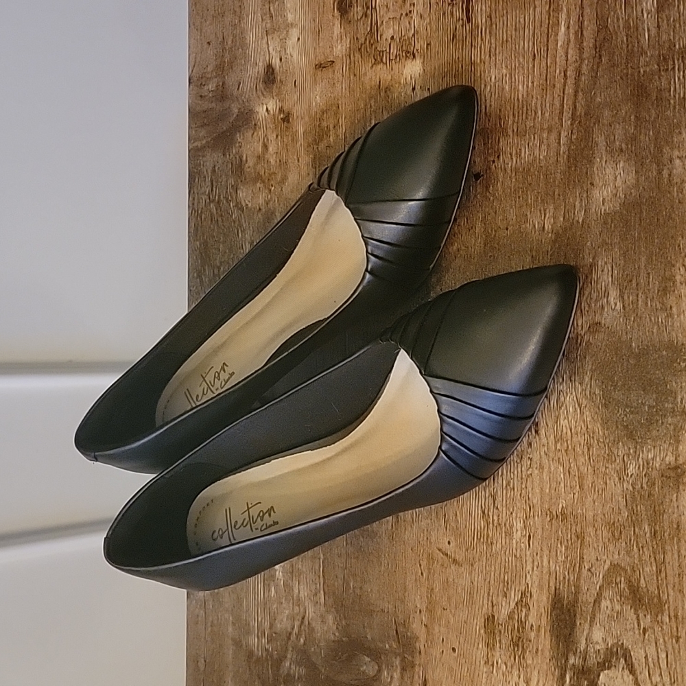 Clarks black kitten heels